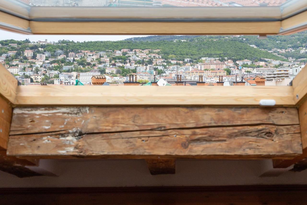 Svevo, Rustico Centrale Con Parcheggio A Trieste Luaran gambar